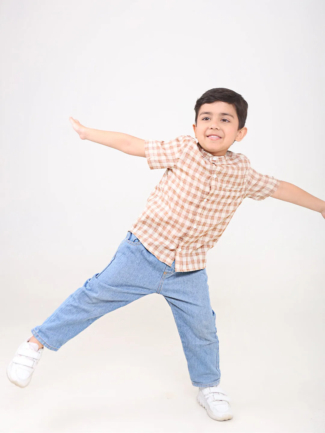 Boys Cotton Half Sleeves Mandarin Collar Shirts (Brown)