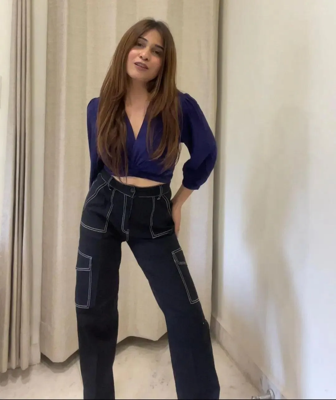 White top stitch utility pants